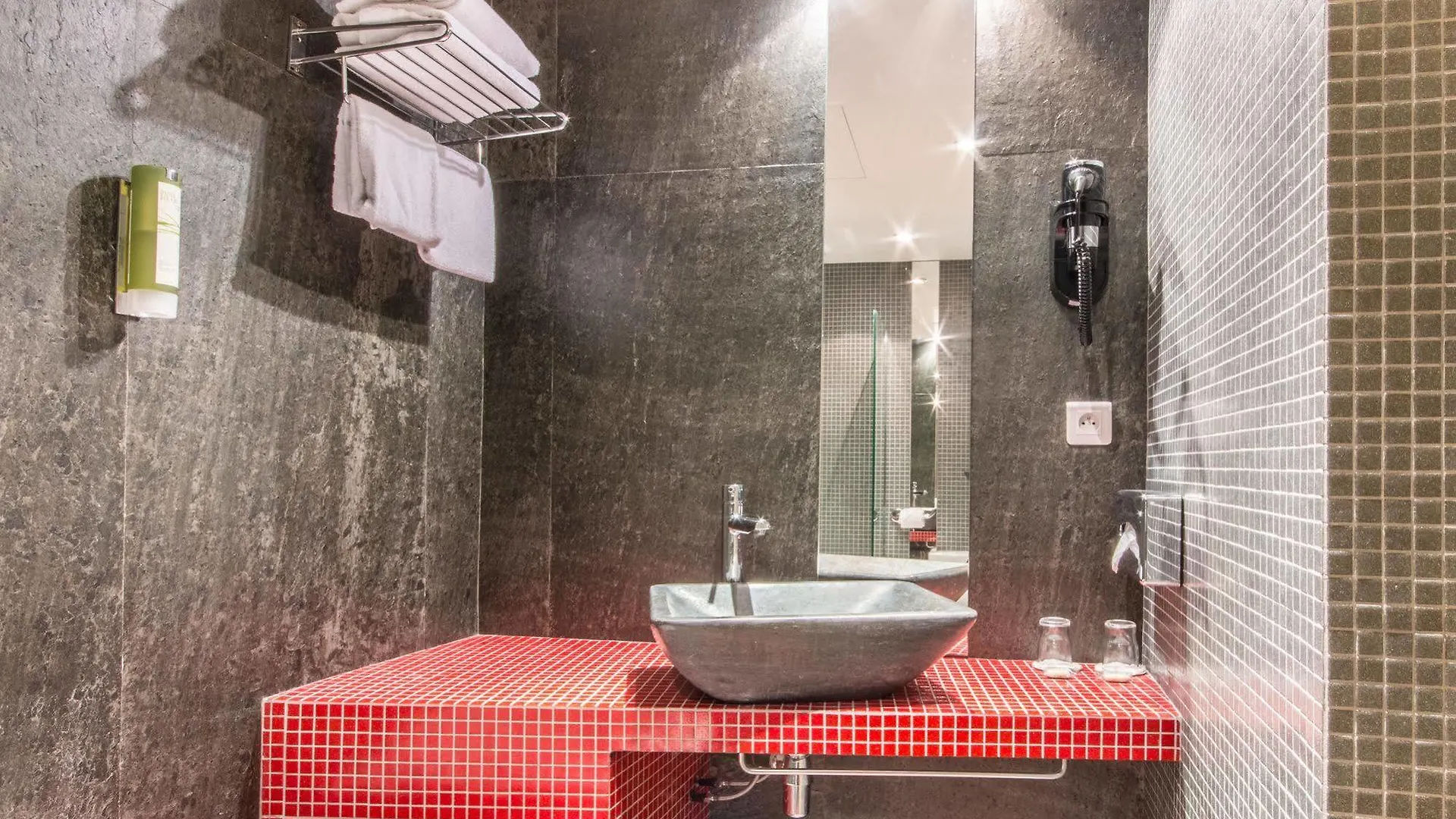 Moulin Plaza By Happyculture 3* Paris