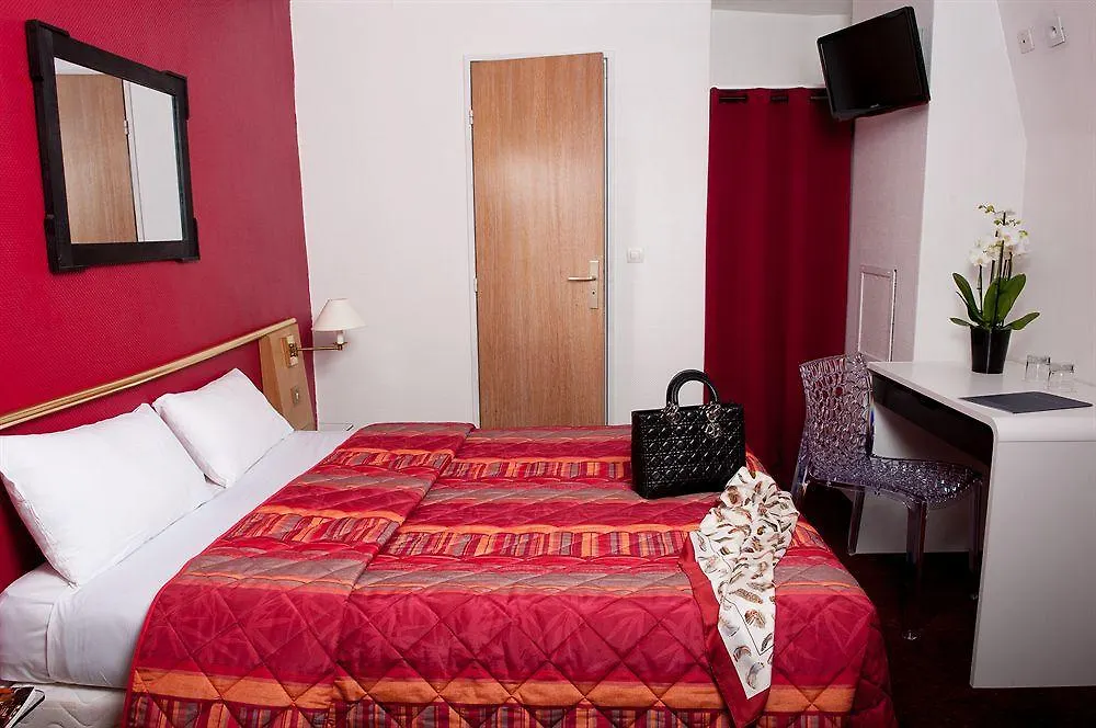 Hotel Moulin Plaza By Happyculture 3*