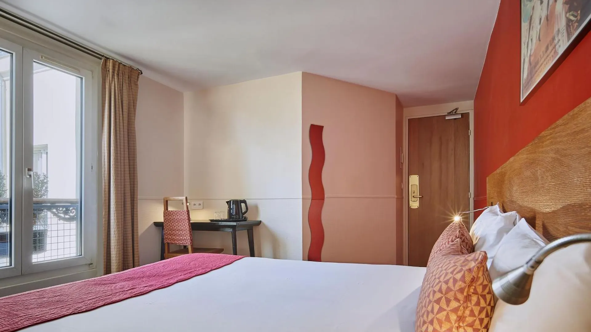 Moulin Plaza By Happyculture 3* פריז