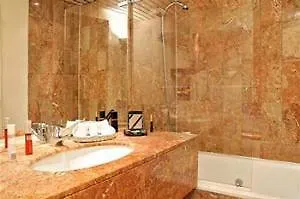 Moulin Plaza 3*