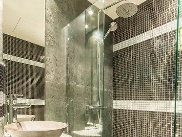 Moulin Plaza 3*