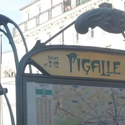 Moulin Plaza 3*